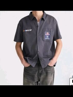 NASCAR Red Bull Trackhouse Mechanic Shirt Size Medium